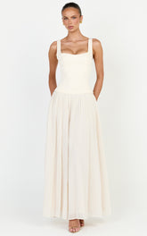 Amoura Maxi Dress